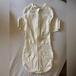 Brand new happiest baby swaddle for snoo